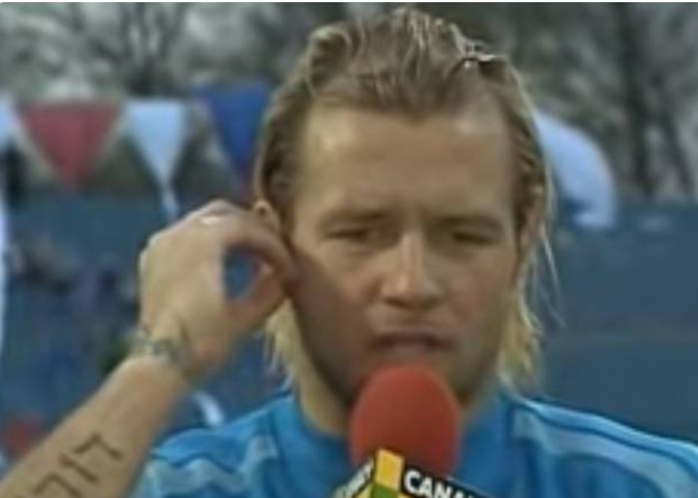 Radek Majdan jako bramkarz, fot. YT