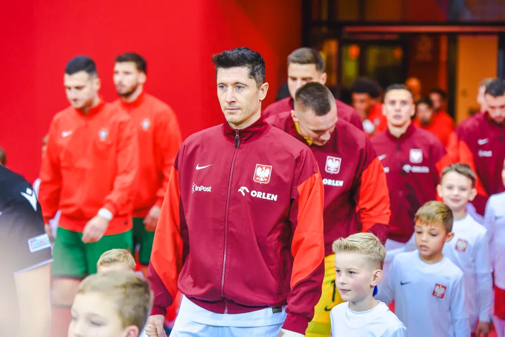 Lewandowski zarabia za post więcej niż jego żona, Szczęsny i Rozenek razem wzięci! Najnowszy ranking zarobków w Instagramie