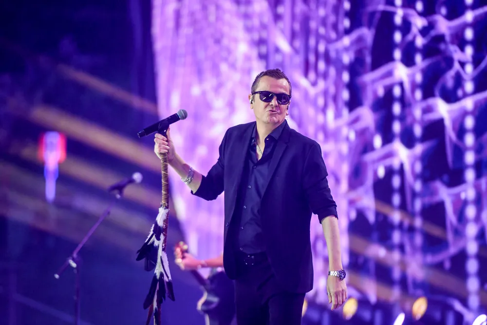 Bryan Adams chciał zaśpiewać jego piosenkę! Inną Gawliński napisał w... tajemnicy przed żoną. Zna ją każdy!