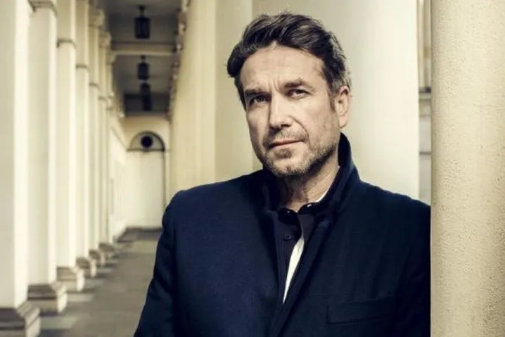 Kolejny zwrot akcji w sprawie filmu. Oferta TVP odrzucona! Na "Lalkę" dawali... 10 mln zł