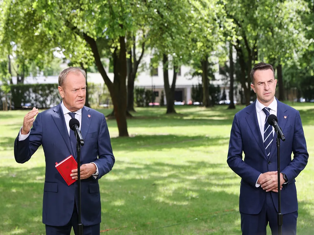 Szłapka zamiast spotkania z prezydentem wybrał... ciastka. Kulisy wizyty Tuska w Pałacu