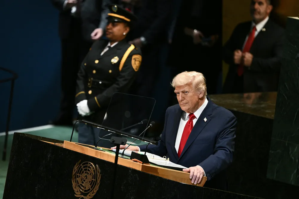 Donald Trump i zepsute schody. Ktoś to zrobił specjalnie? WIDEO