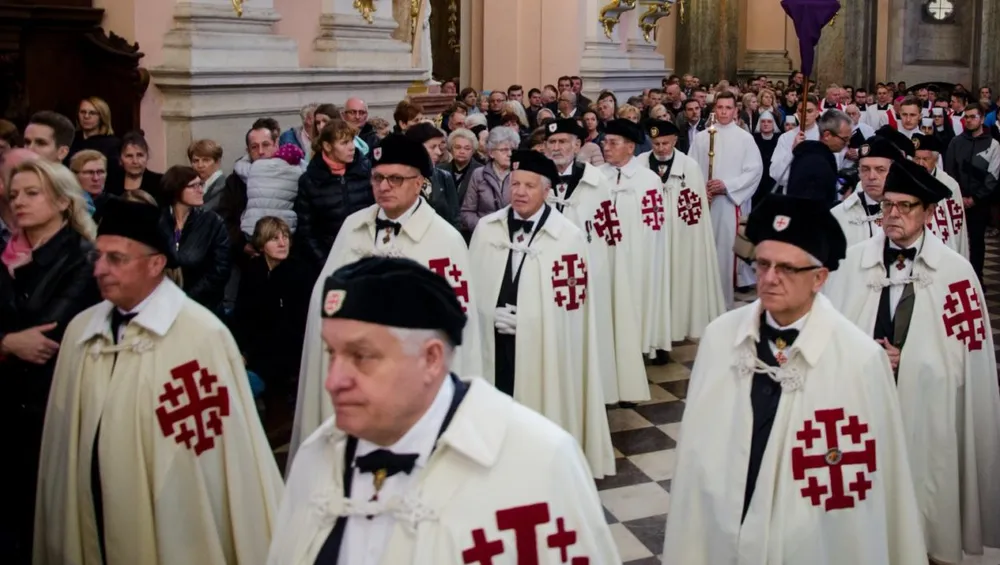 Bożogrobcy – strażnicy Grobu Pańskiego i ich dziedzictwo