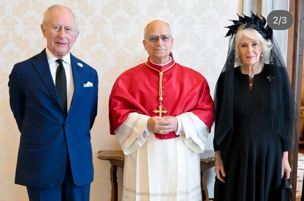 Królowa Kamila założyła coś nietypowego na spotkanie z Papieżem Leonem XIV. Mamy zdjęcia