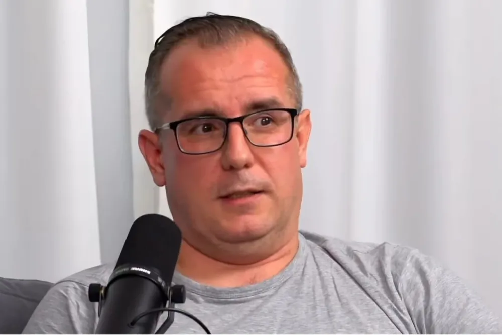 "Jedna strona jest zaburzona psychicznie". Przemysław Czarnecki komentuje rozstanie, którym żyje internet