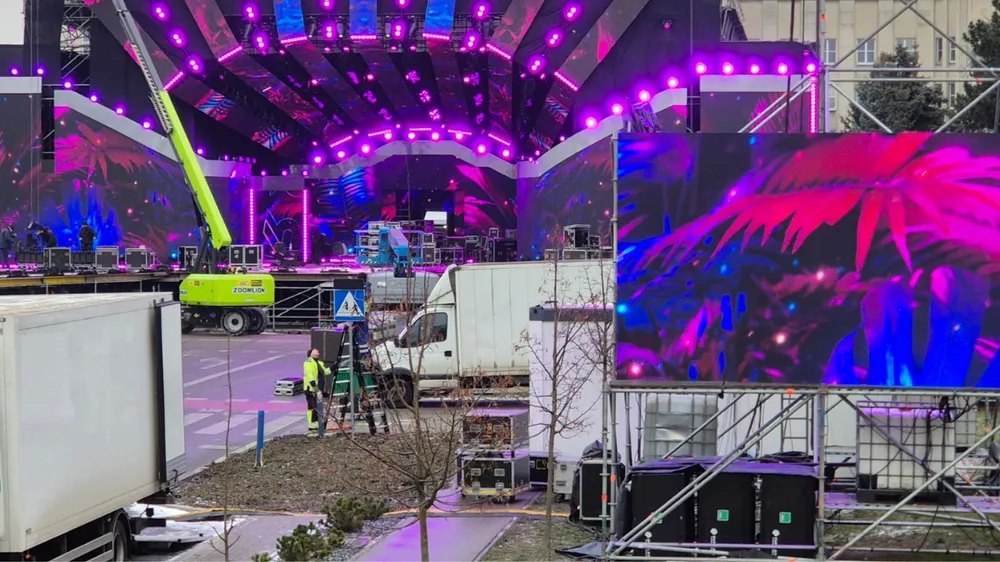 Wyjątkowe gwiazdy muzyczne i wyjątkowa oprawa. Powstaje scena Wystrzałowego Sylwestra z TV Republika