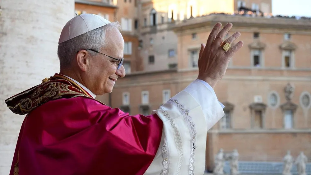 Co robi papież, gdy nie może spać? Zdemaskowali go użytkownicy pewnej platformy