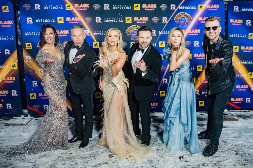 Tłumy na rynku, miliony przed telewizorami. Sakiewicz: „Najlepszy Sylwester na tej planecie”!