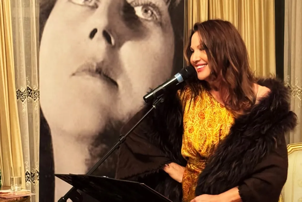 Czy zdradzi prawdę o romansie?  Komorowska piszę książkę o związku z jazzmanem
