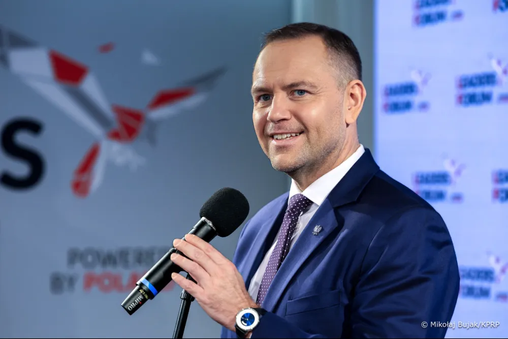 Prezydent mówi o technologiach, a na ręku… polski zegarek. Błonie Polan 2 na Forum w Davos