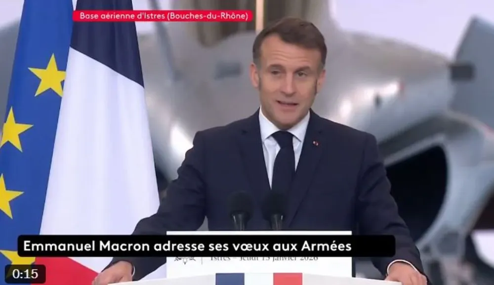 Emmanuel Macron wystąpił z... podbitym okiem. Co się stało? WIDEO