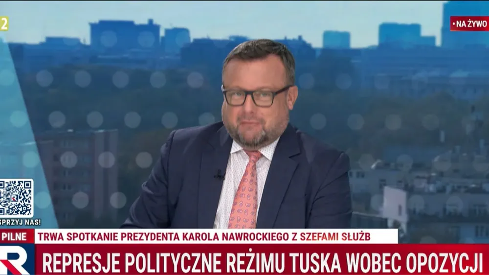 Adrian Klarenbach powrócił na antenę TV Republika i zaprezentował efektowną opaleniznę