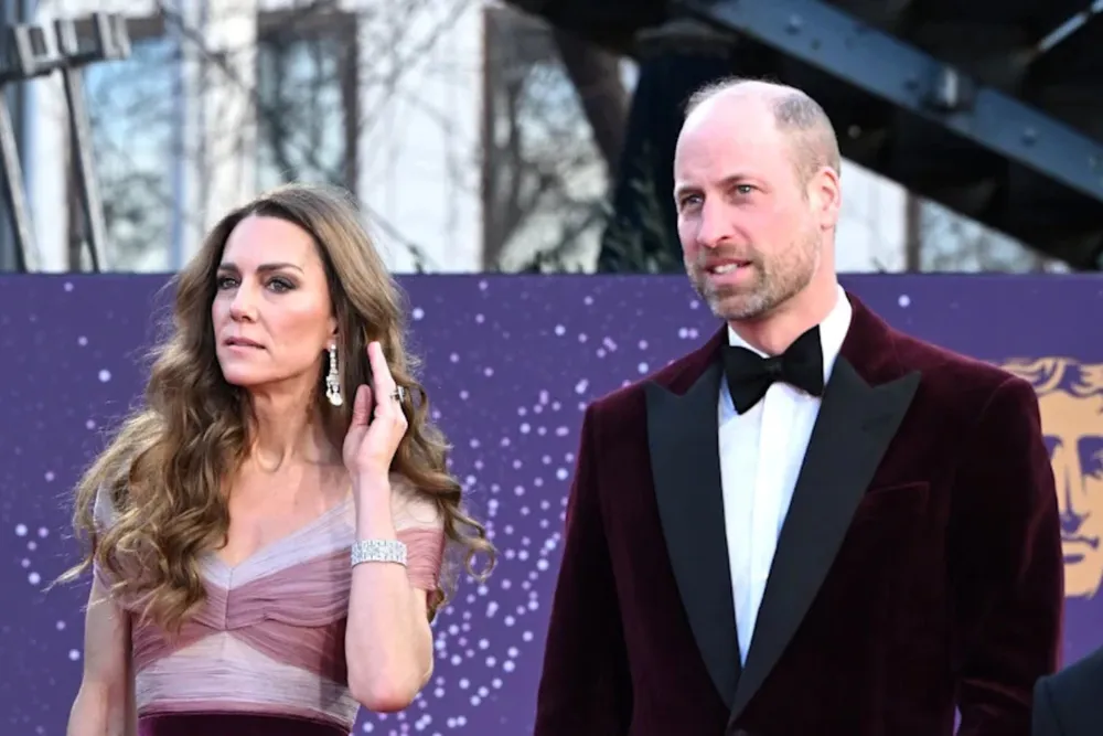 Kate wraca w blasku fleszy! Księżna i William znów na czerwonym dywanie [ZDJĘCIA]