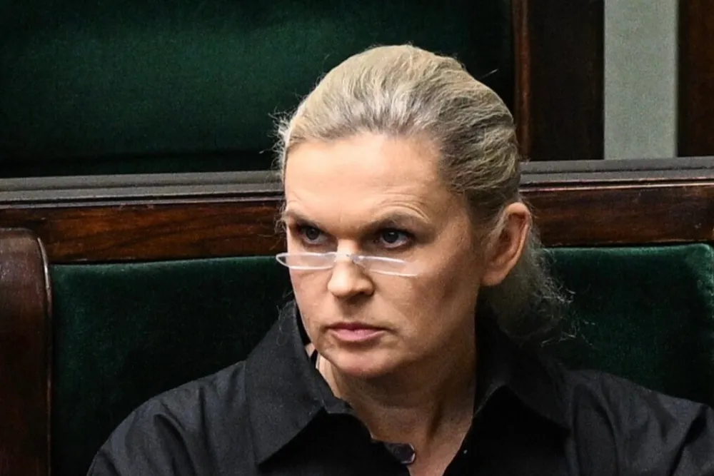 Nowe ankiety w szkołach szokują. Pytania o okaleczanie, używki i s*ks