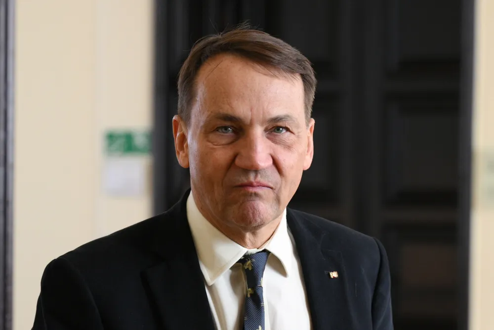Pan Blask naświetla - Czy Sikorski wstydzi się żony Anny?