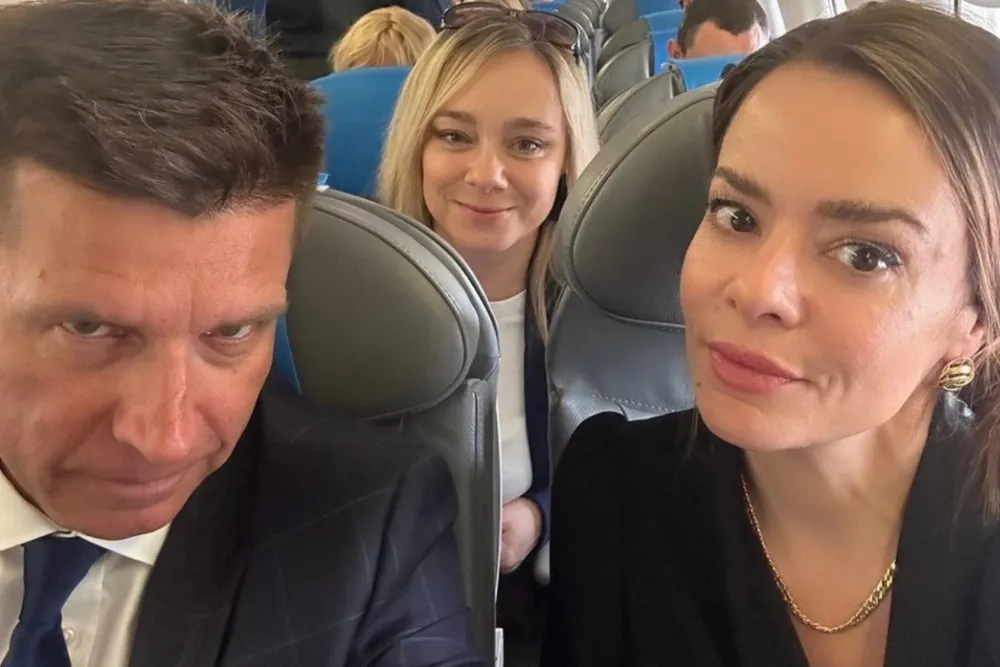 Petru lubi towarzystwo pięknych kobiet. Internauci: „Ryszard Lwie Serce wraca do gry!”