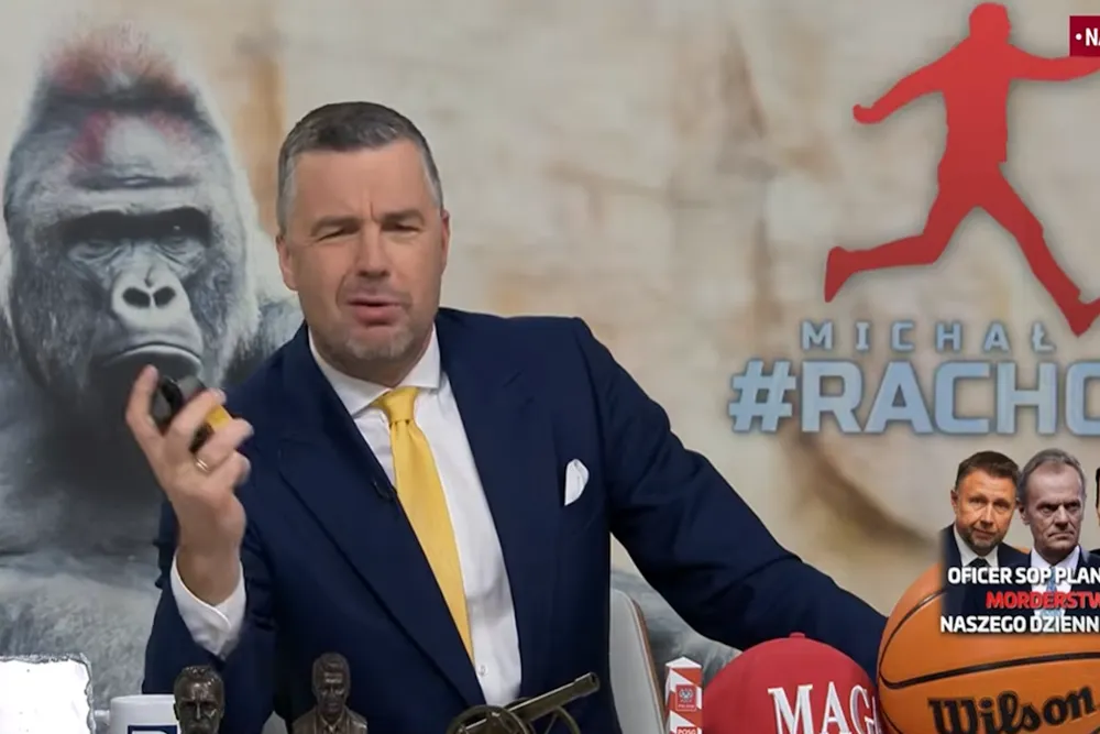 Żarty i... perfumy. Takiej sceny w Telewizji Republika jeszcze nie było!” [WIDEO]