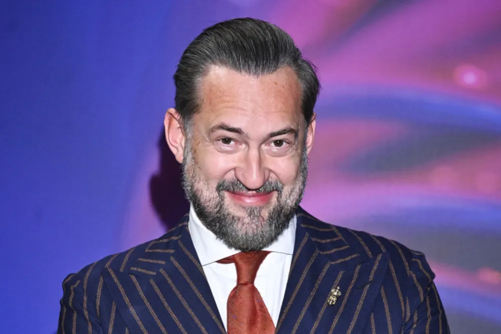 Milioner z TVN udaje zwykłego człowieka. Chyba sam nie wierzy w to, co powiedział