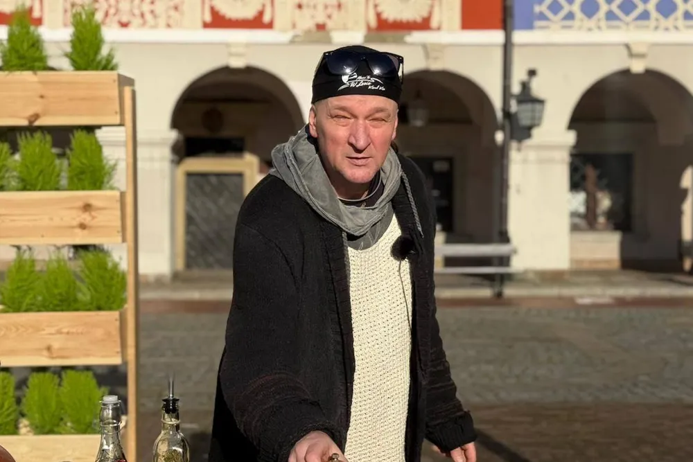 „Te szparagi są pełne toksyn”. Kucharz Karol Kuś ostrzega przed zbiorami w Niemczech