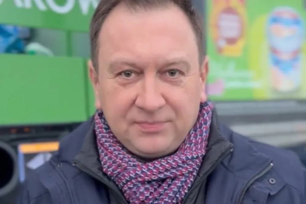 Trela chciał pokazać jak świetnie działają butelkomaty. Trafił na... nieczynny [WIDEO]