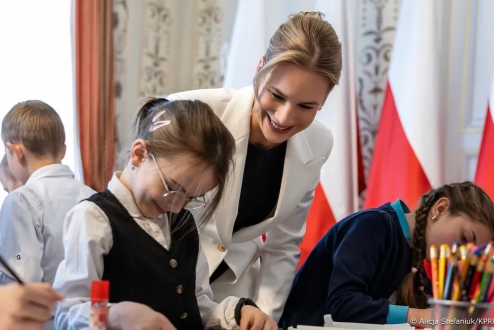 Biało‑czerwony Belweder. Marta Nawrocka zaprosiła dzieci na wyjątkowe warsztaty [ZDJĘCIA]