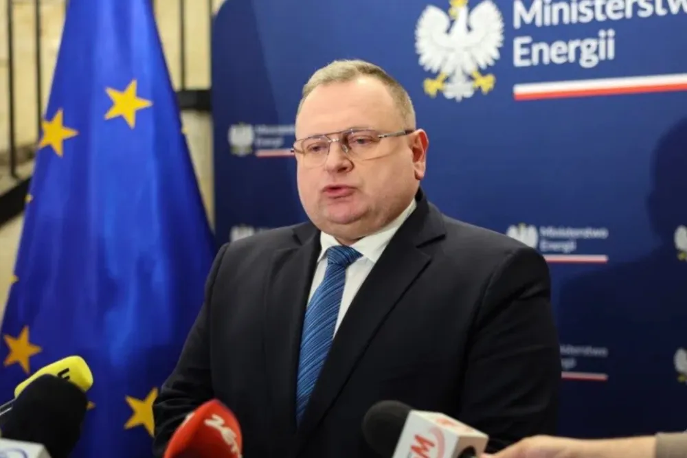 Wiceminister w „pokoju wypoczynkowym” z kobietą w weekend. Zmarzły reaguje na publikację BlaskOnline