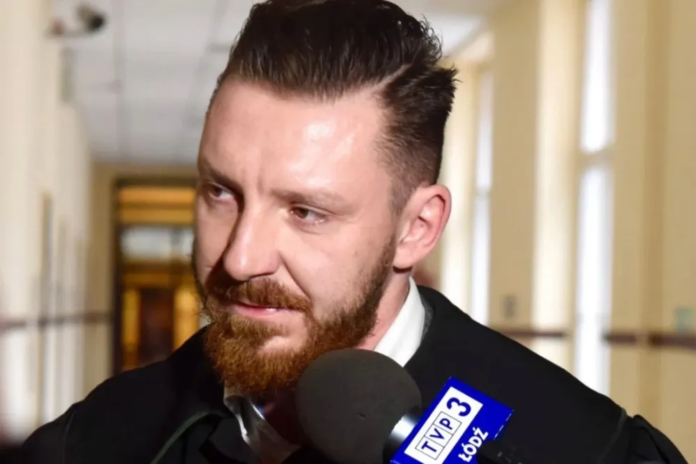 Adwokat Paweł Kozanecki nie stawił się w areszcie. Jest list gończy — wraca sprawa „trumny na kółkach”