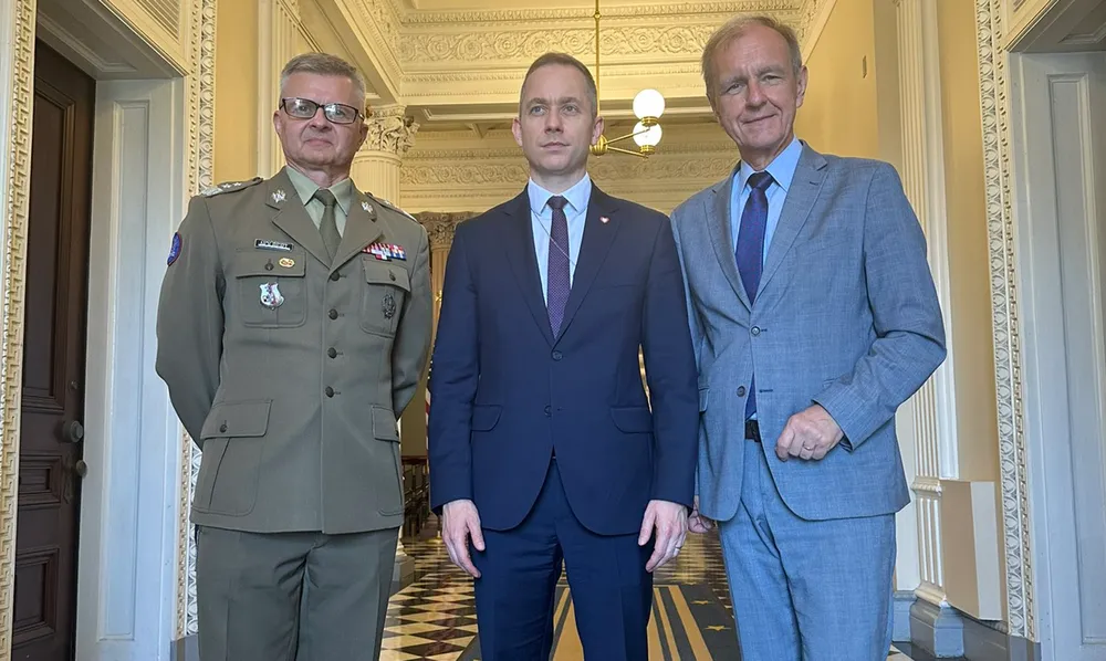 „Biały Dom”? Niekoniecznie… Kontrowersje wokół wizyty delegacji Tomczyka w USA