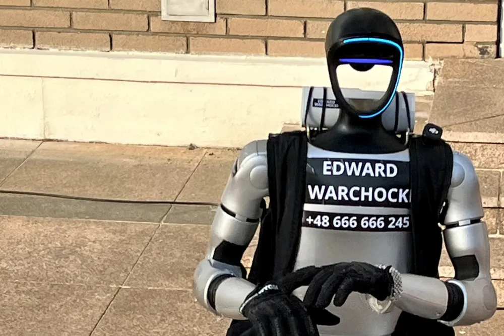 Edward Warchocki – robot, który podbił Polskę. Kim jest „Edek” i jak na nim zarabiać?