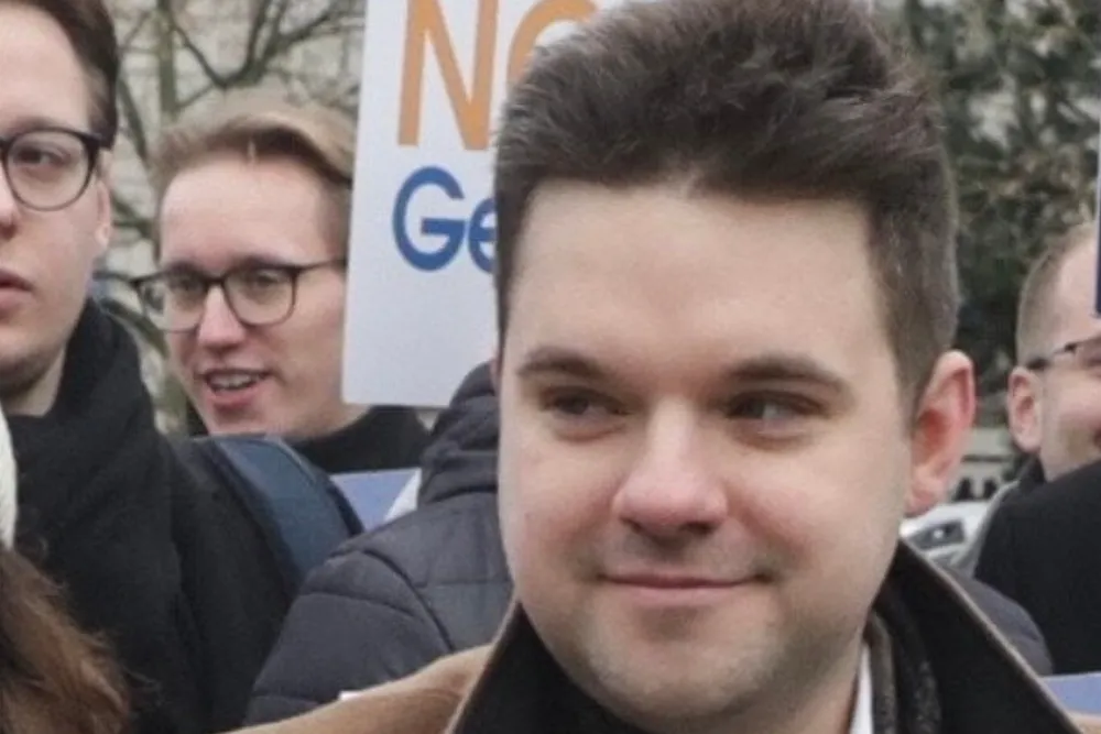 Gdzie jest pół miliona złotych? Prokuratura i posłowie PiS mówią coś innego w sprawie doktorka