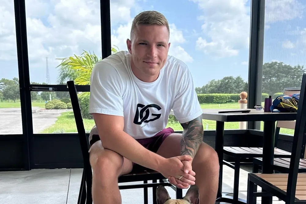 Mateusz z Hotelu Paradise 12 uderza w produkcję. "Potraktowali mnie jak śmiecia"