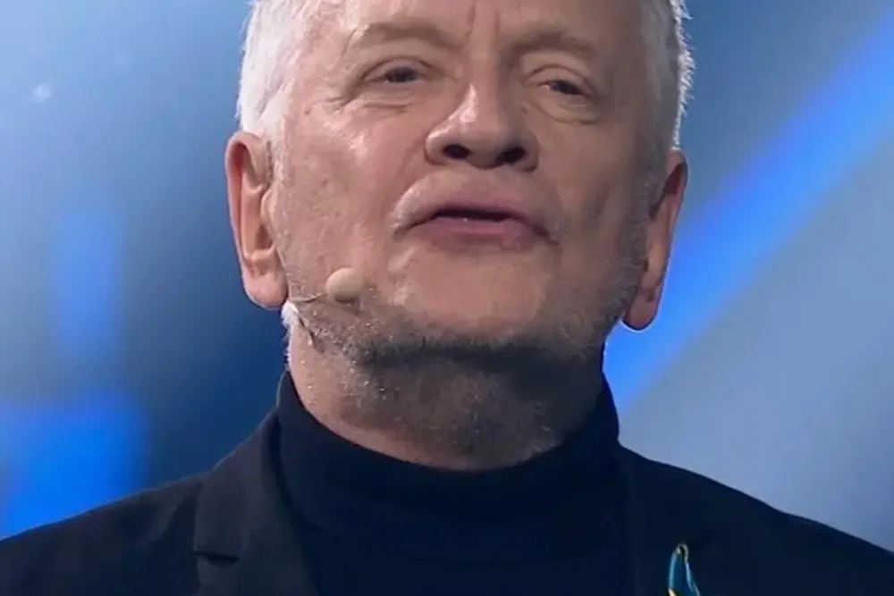 Skandaliczne zachowanie Andrzeja Seweryna. Zlekceważył hymn polski?