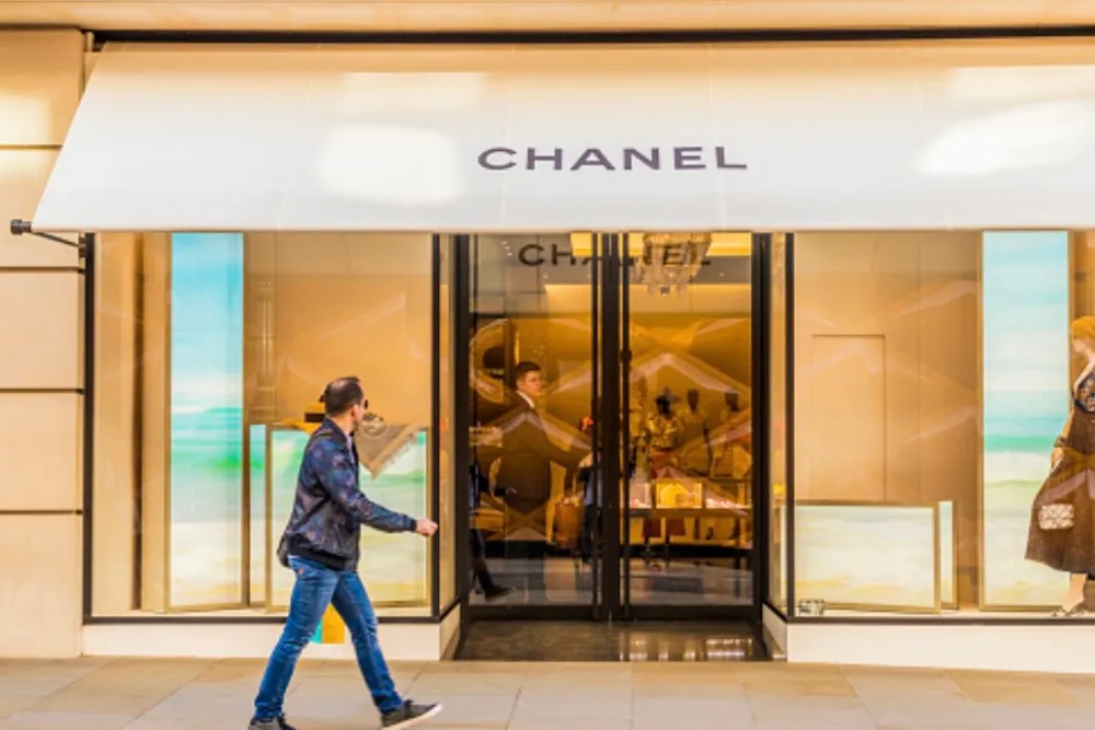 Chanel niszczyło 20 tys. torebek co pół roku. Proces w Hongkongu ujawnia mroczny sekret luksusowej mody