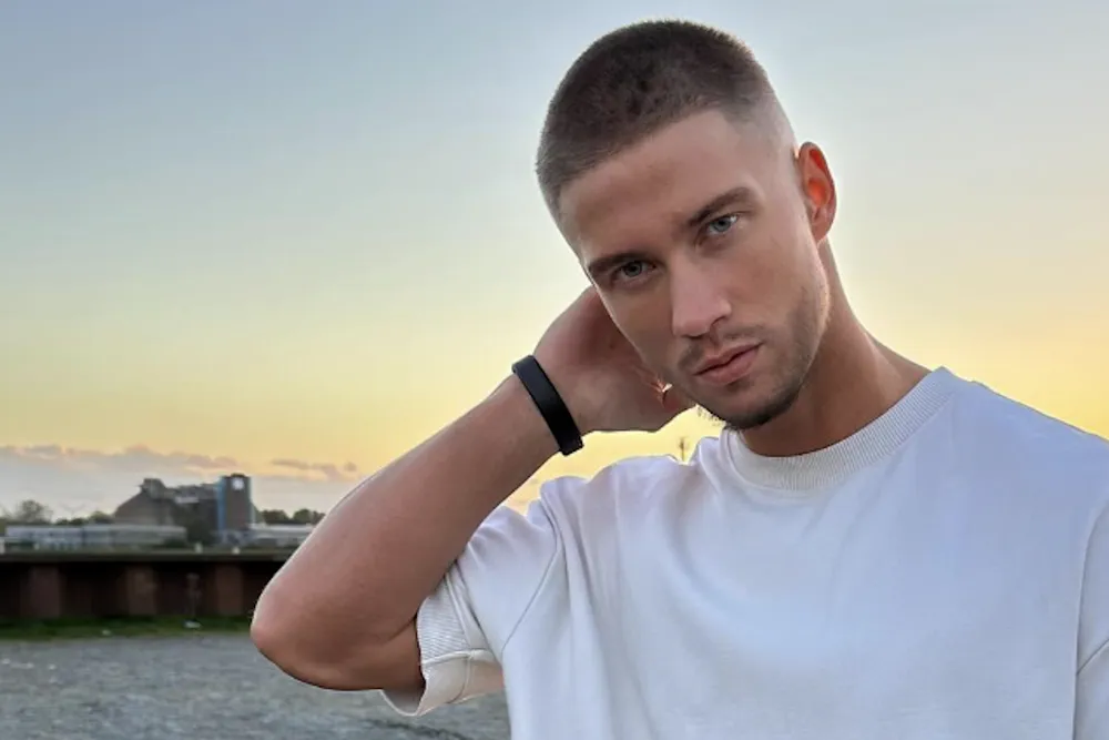 Łukasz Urbaniak z „Love Island” wraca do dzieciństwa. Tego o nim nie wiedzieliście