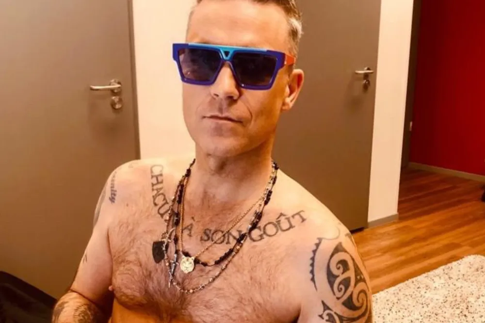 Robbie Williams zobaczył TEN napis w tłumie. Chwilę później zszedł ze sceny