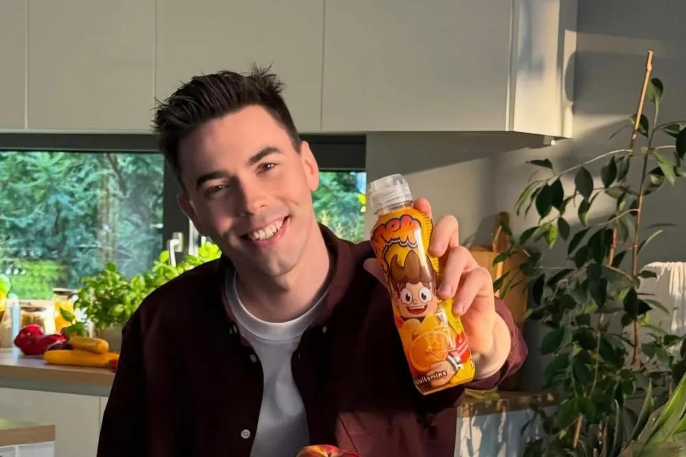 Afera wokół znanego youtubera. Poszło o reklamę jego napoju