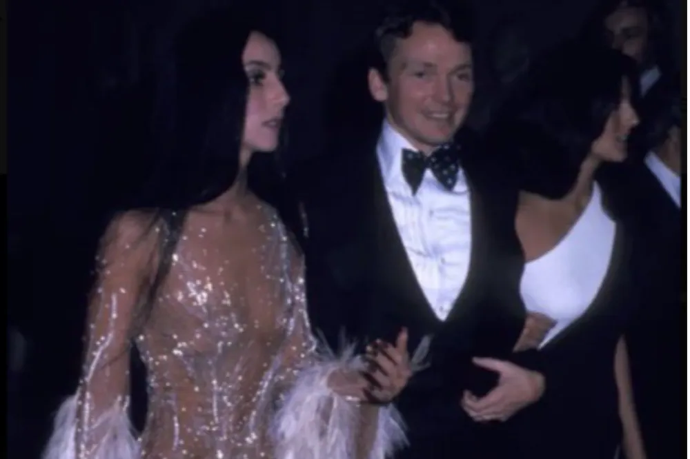 Ubierał Cher, Barbarę Streisand i Tinę Turner. Nie żyje legendarny projektant