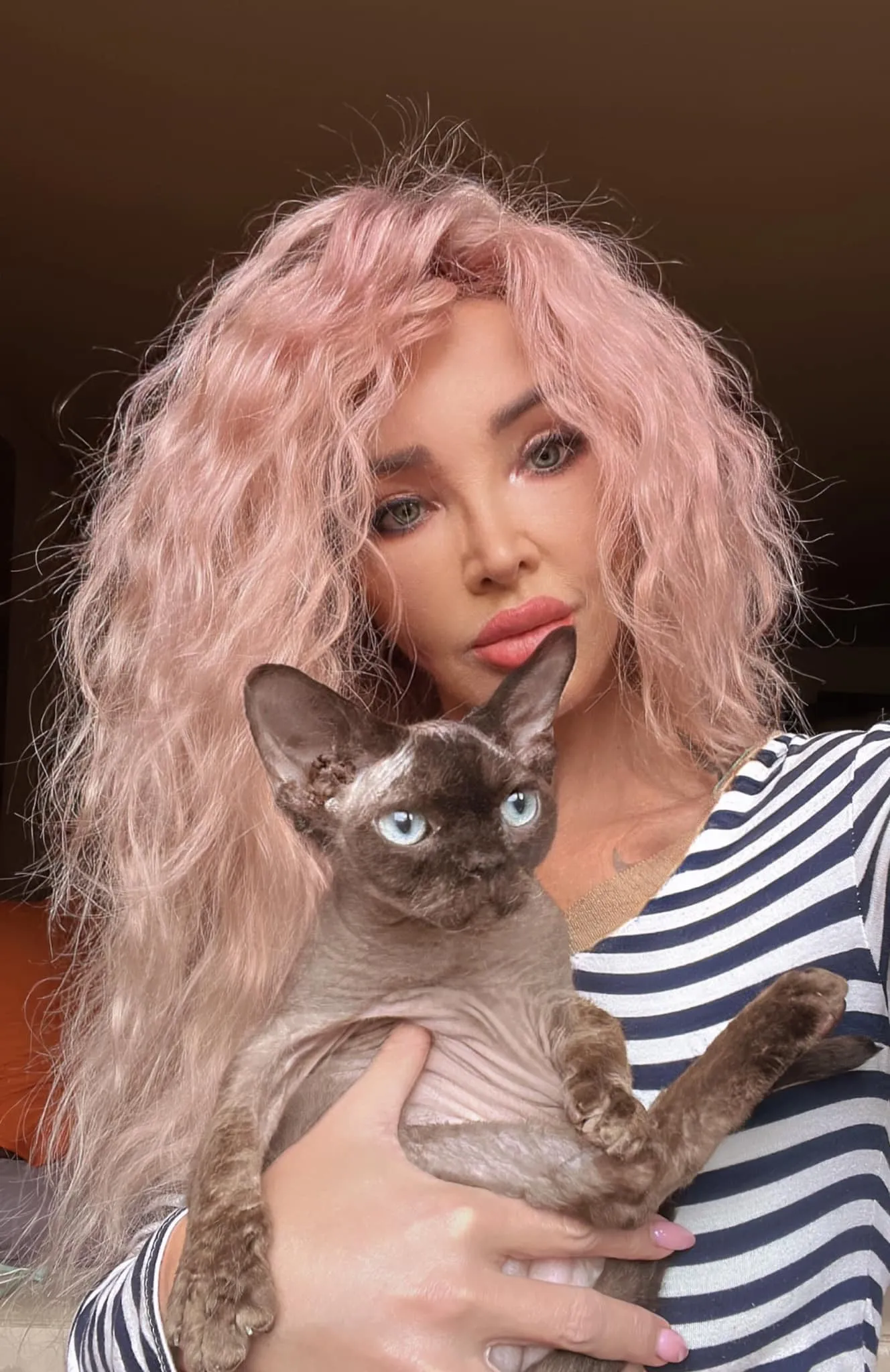 Ewa Minge social media