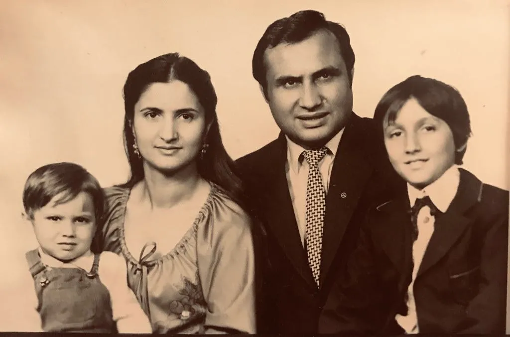 Dona Vasyl, żona maria i dwóch synów