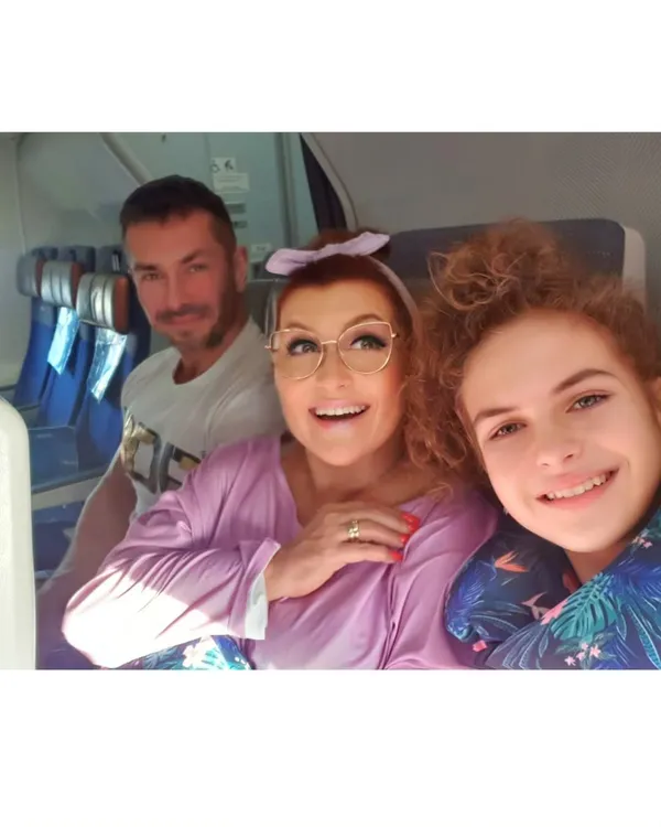 Katarzyna Skrzynecka z mężem i córką