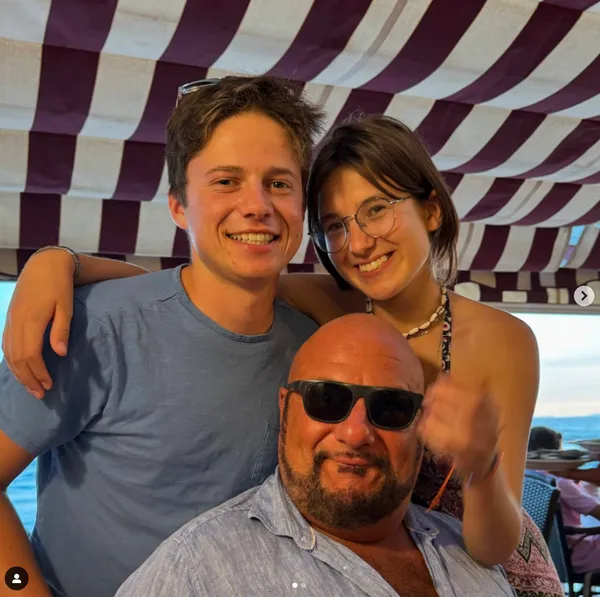 Piotr Gąsowski z córką i bratankiem