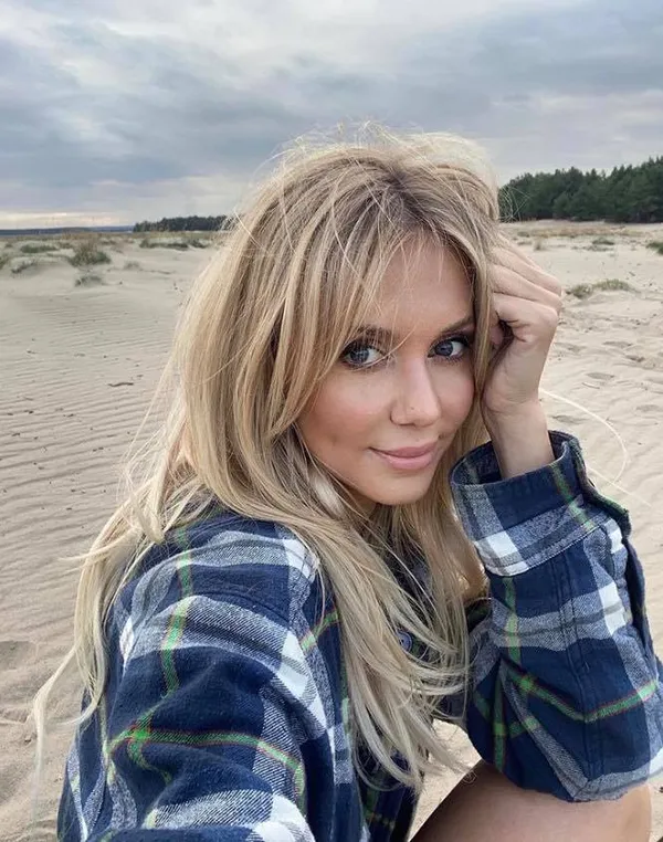 Piosenkarka Kasia Moś