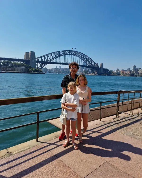 Piotr z córkami w Sydney