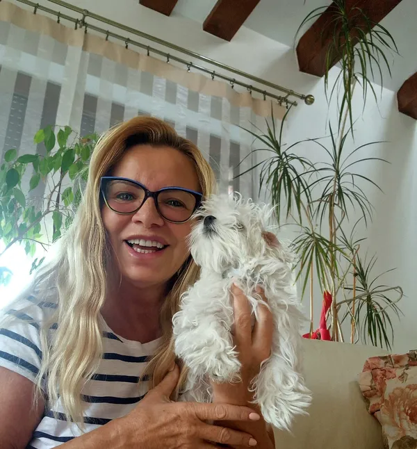 Ewa Sitarz i suczka Sisi