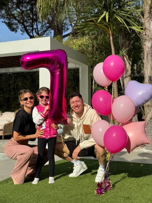 Robert Lewandowski z rodziną