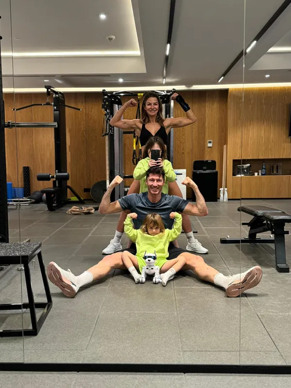 Robert Lewandowski z rodziną