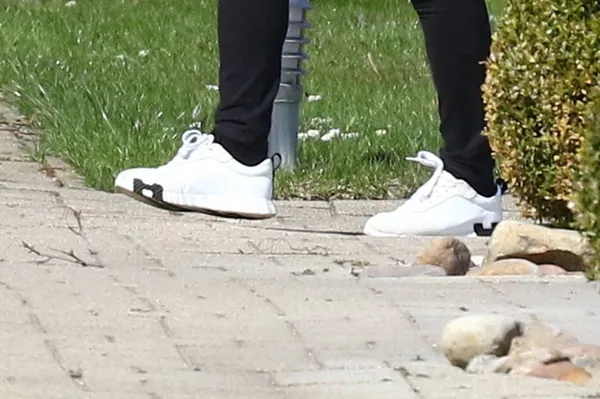 Katarzyna Niezgoda w sneakersach firmy Hermes za ponad 5 tysięcy złotych. Zobacz następne zdjęcie 