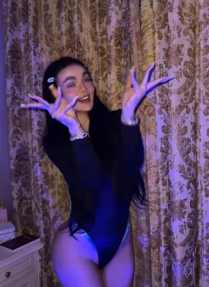 Kamila w filmiku