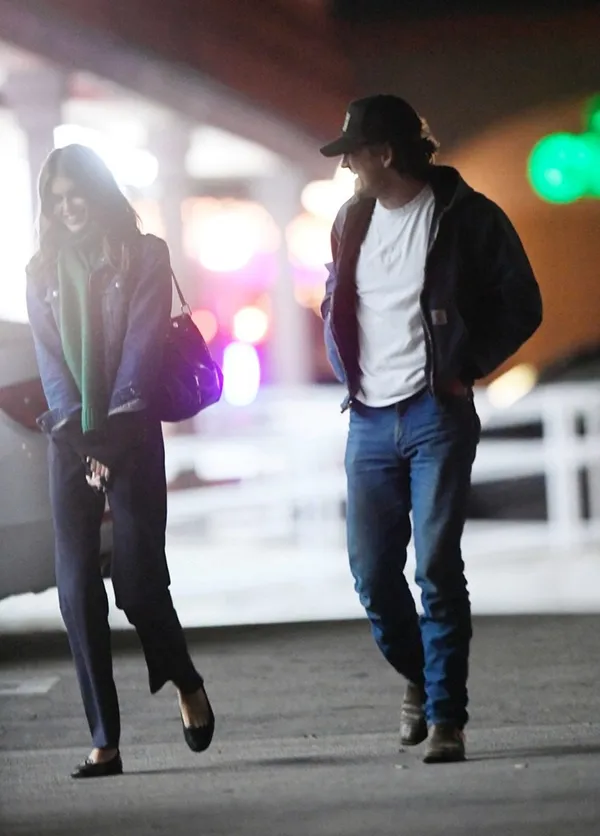 Kaia Gerber i Lewis Pullman