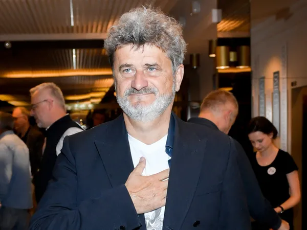 Palikot ani myśli iść do pracy. A ile wynoszą jego długi? Kwota powala!